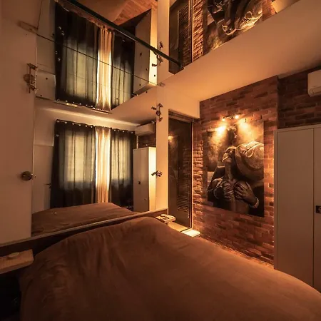 Cinematique - Designer One Bedroom With Unbeatable Location *