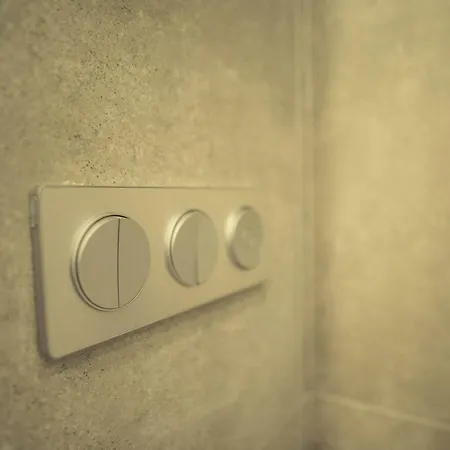 Cinematique - Designer One Bedroom With Unbeatable Location Διαμέρισμα *