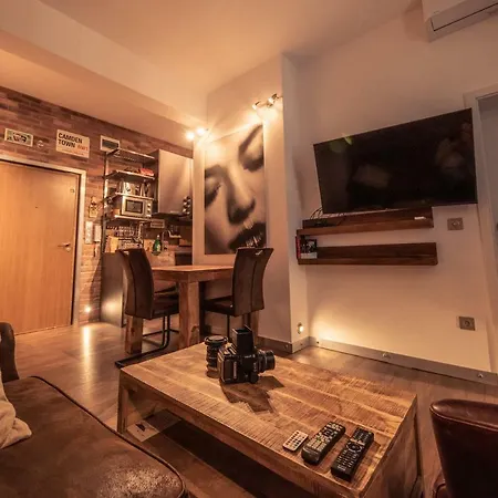Διαμέρισμα Cinematique - Designer One Bedroom With Unbeatable Location