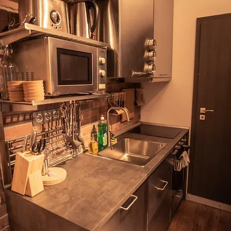 Cinematique - Designer One Bedroom With Unbeatable Location Apartament *